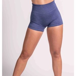 P’tula the Bare II short 4”